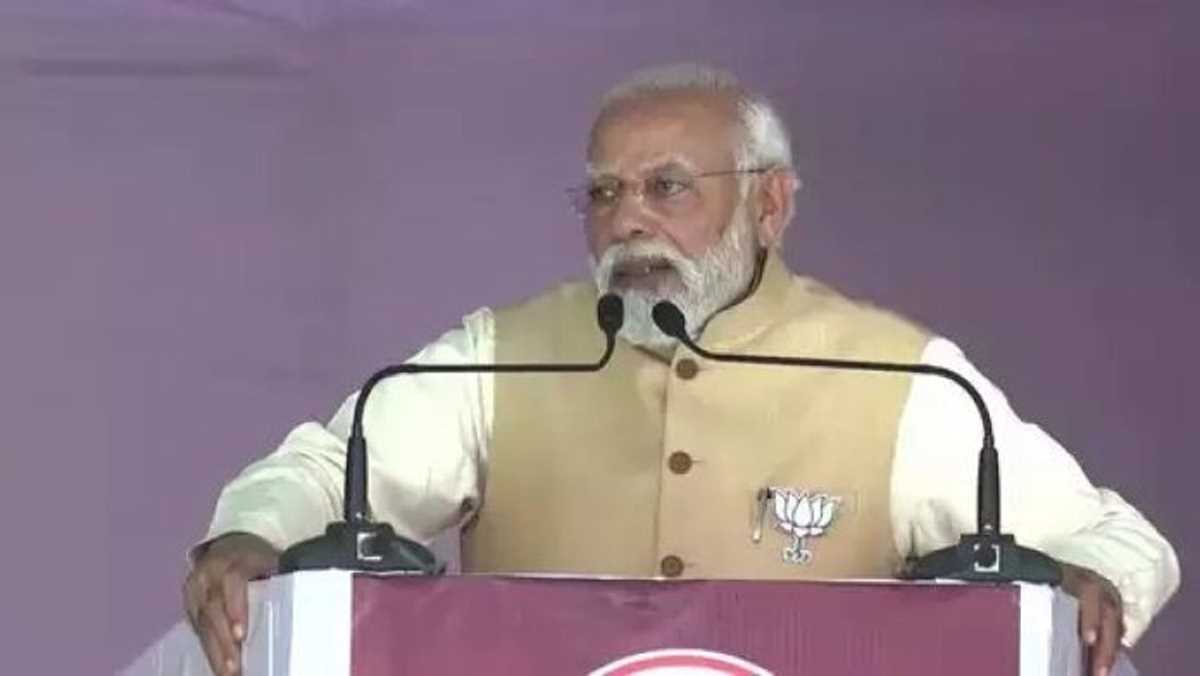 कर्नाटक में बोले पीएम, विकास जारी रखने के लिए फिर लाएं डबल इंजन की सरकार